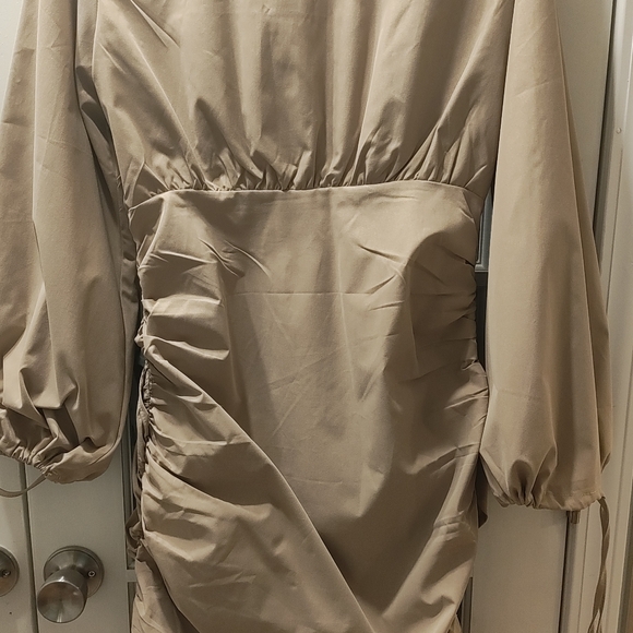 Dress - Picture 4 of 4